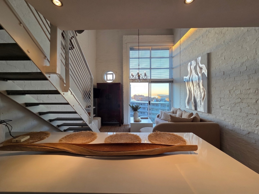 To Let 1 Bedroom Property for Rent in Green Point Western Cape